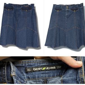 ⭐️4x for $20 EUC DKNY A-Line Jean Skirt